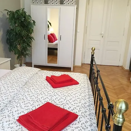 Apartment Crown